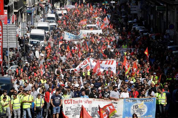 ‘Lazy’ workers march against French labour law reforms