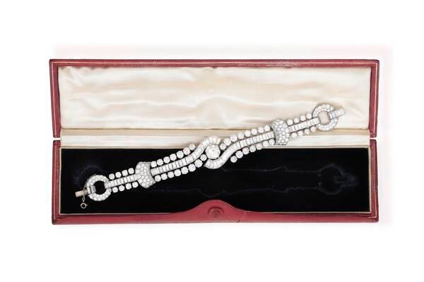 Christmas bling: buying jewellery at auction can save money