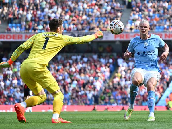 Manchester City make it two wins from two and put four past Bournemouth’s Mark Travers