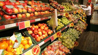 SuperValu retains grocery top spot