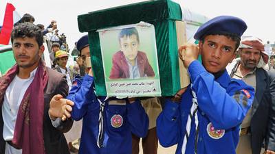 Mourners in Yemen bury children killed by Saudi air strike