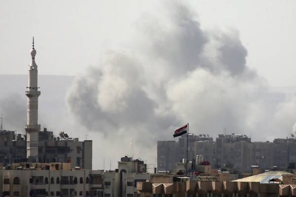 Syrian army bombards Yarmouk refugee camp in Damascus