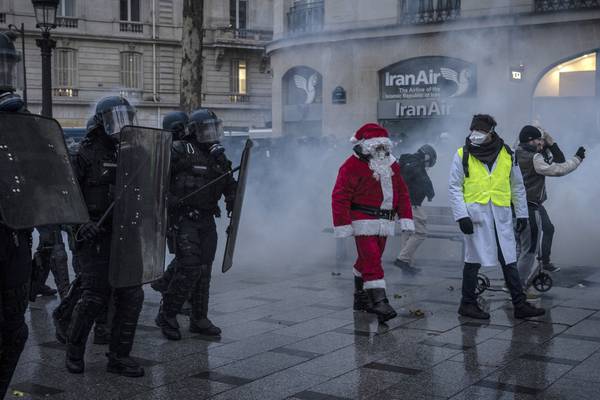 French police clash with demonstrators as ‘yellow vest’ protests continue