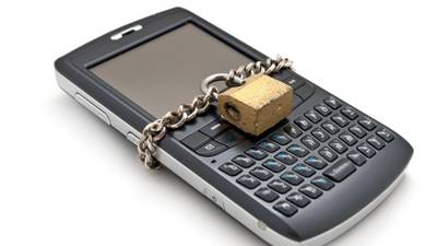 Smart phone criminals target dumb mobile users