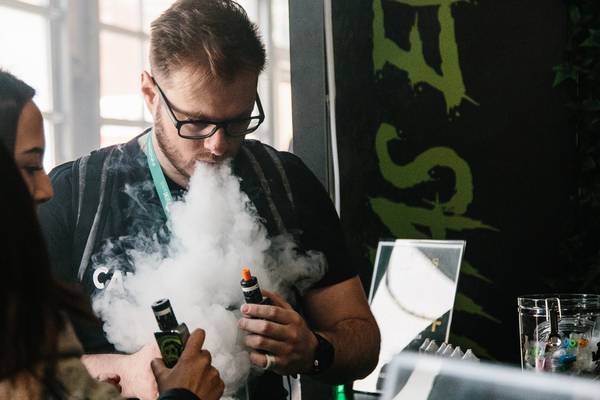 Popularity of vaping not leading to more teen smokers - study