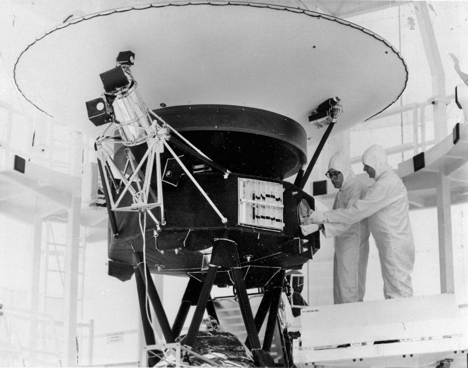 nasa restores contact with voyager 2