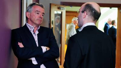 Ryanair considers paying shareholders   third special dividend in early 2015
