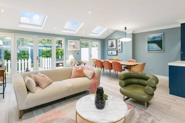 Improved D4 mews with picket fence charm for €1.1m