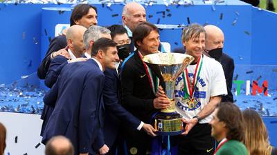 Tottenham and Antonio Conte open talks over vacant manager role