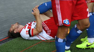 Hamburg’s Nicolai Müller tears cruciate celebrating goal