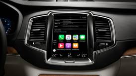 Apple CarPlay, General Motors,and the battle for control in the front seat 