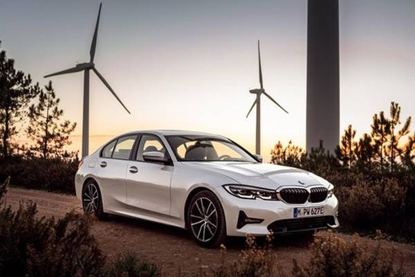 BMW’s new plugin 330e adds up rather nicely