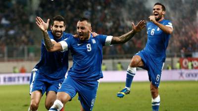 Mitroglou strikes on the double to put Greece in command against Romania