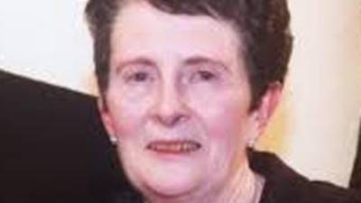 Senior ambulance official to meet Donegal family following mother’s death
