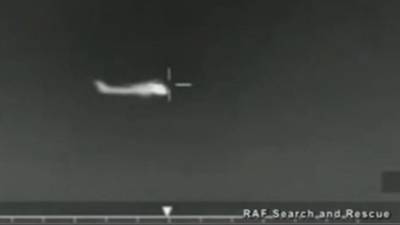 Video:  Moment man lands plane after pilot falls ill