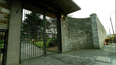 Gardaí in three-hour standoff with staff at gates of Central Mental Hospital