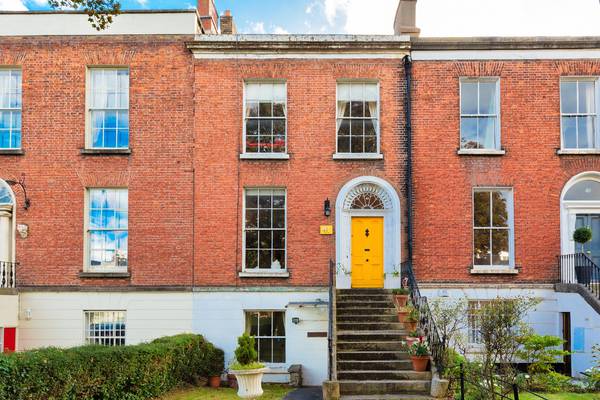 Leeson Street residents stalwart selling original townhouse and mews for €1.35m