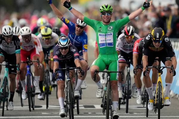 Mark Cavendish closes in on Eddy Merckx’s Tour de France record with stage win