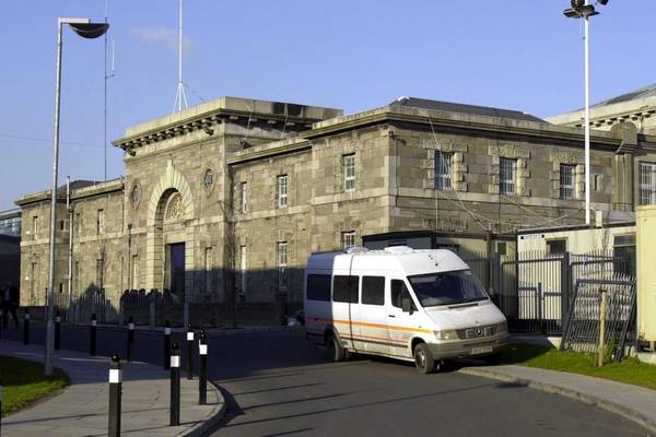 Negotiators ‘engaging’ with four prisoners on Mountjoy Prison roof