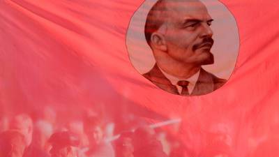 Politicians move to bury Lenin on centenary of revolution