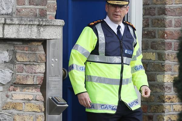 Gardaí have no right to look into shopping bags at Covid-19 checkpoints
