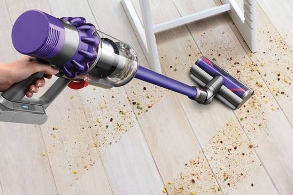 Dyson cuts umbilical with new cordless cleaner