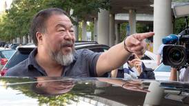 Minister intervenes to give Ai Weiwei     full UK visa