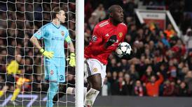 Lukaku and Rashford on target as Man United top Group A