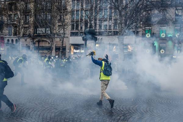 French ‘yellow vest’ protesters defy calls to end demonstrations