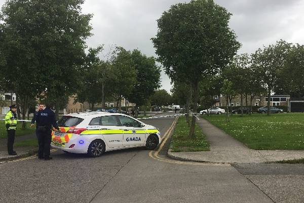 Suspected pipe bomb in Dublin may have targeted prison officer