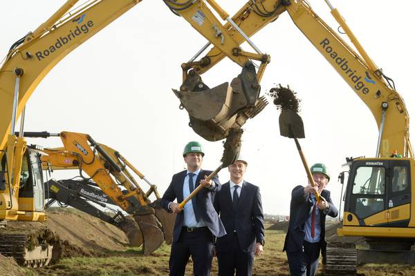 Taoiseach and Minister for Transport turn sod on new Dublin Airport runway