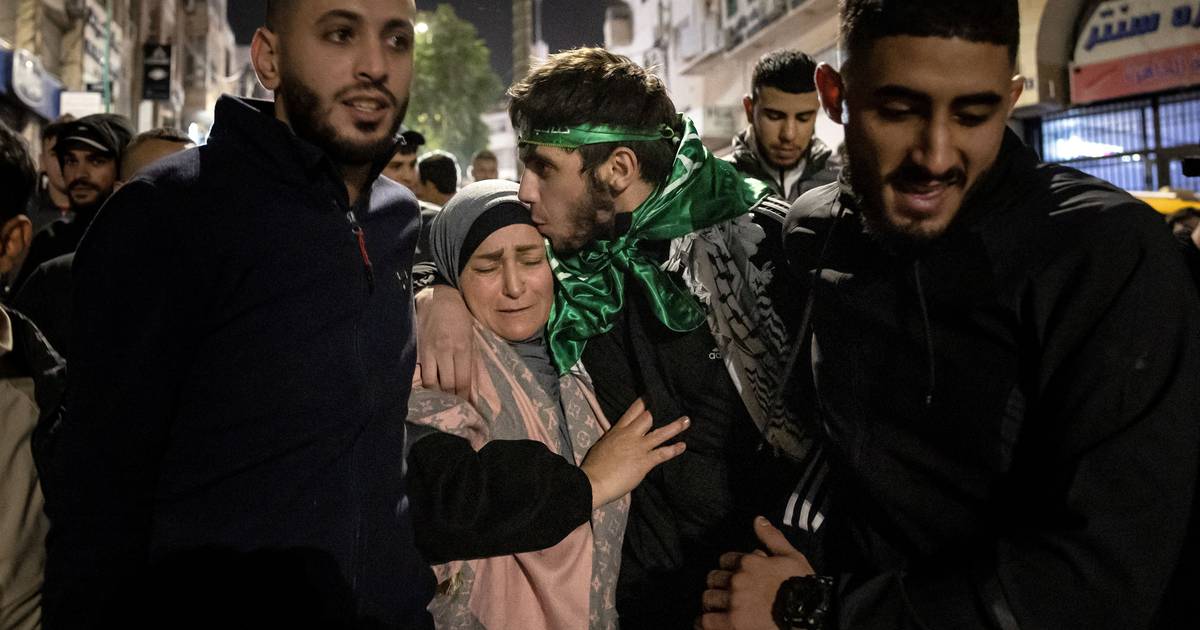 Israël libère 39 prisonniers palestiniens après que le Hamas a remis 17 otages – Irish Times