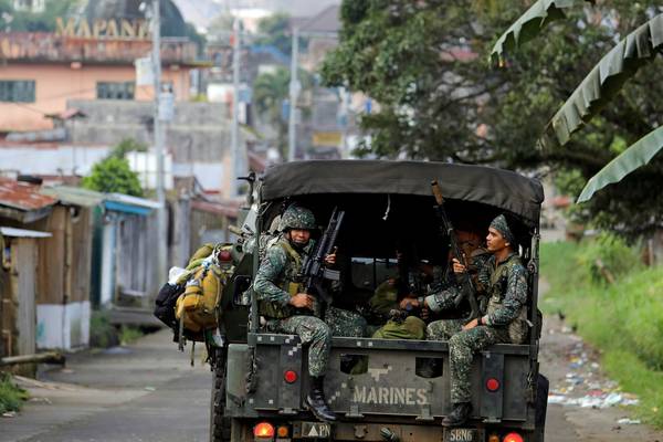 Curfew imposed in Philippines amid Islamic State battles