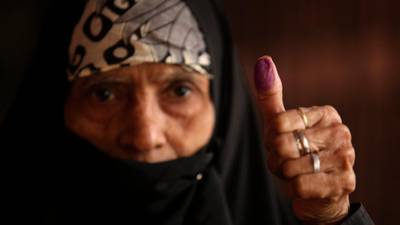 Bangladesh votes in polls hit by boycott and violence