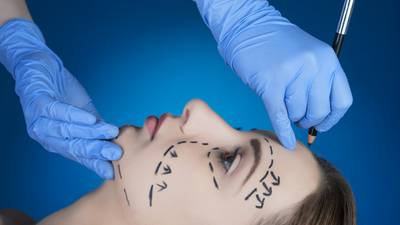 Surgical or non-surgical – which facelift to choose?