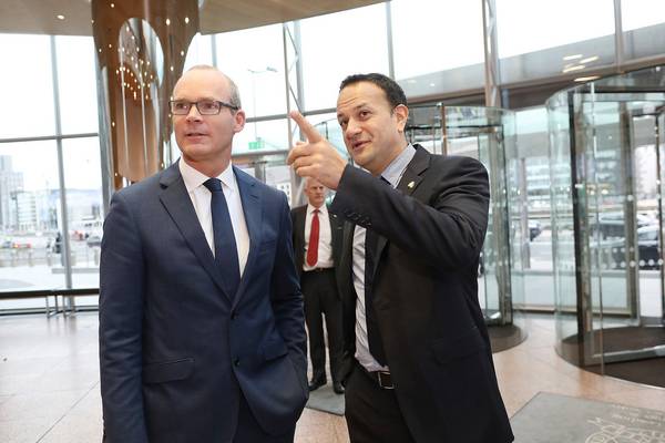 Varadkar claims ‘Brexiteers’ could collapse Government under FF plan