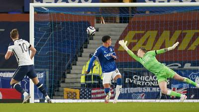 Kane and Sigurdsson double up but draw little comfort to sides at Goodison