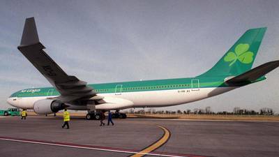 Aer Lingus threatens  court action over proposed strike
