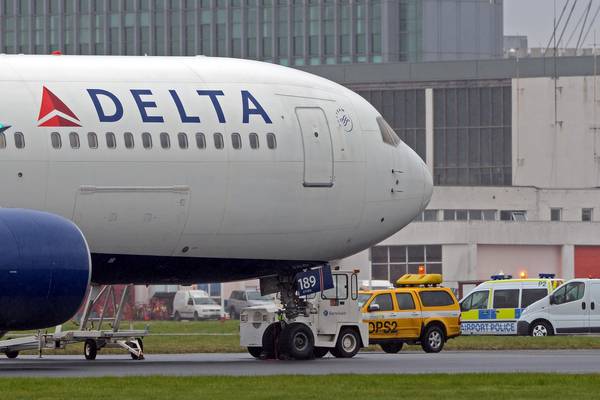 Delta revenue warning hurts US airline stock