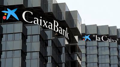Spanish lenders Bankia and CaixaBank in €17bn merger talks