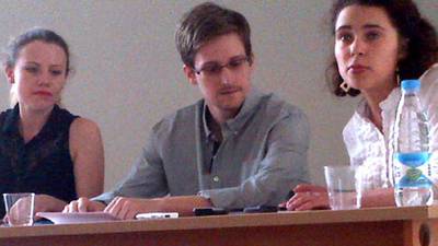 Snowden seeks temporary asylum in Russia