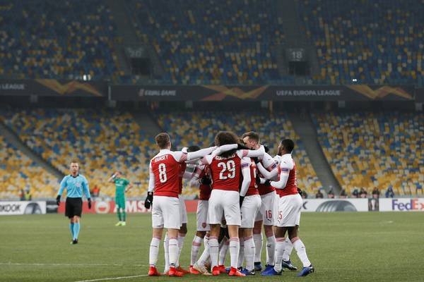 Arsenal keep their cool in Kiev to make it 18 games unbeaten