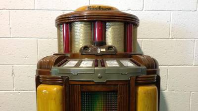 Vintage jukeboxes in Naas auction
