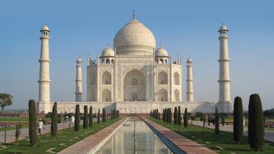 See the Taj Mahal at sunset – without the scaffolding