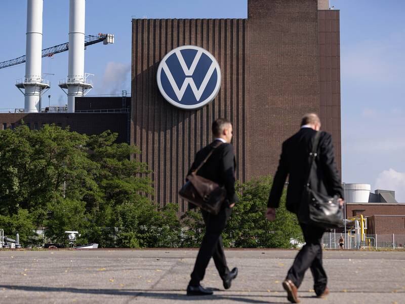 Will car buyers in Ireland be the big winners when Volkswagen starts selling directly to customers?