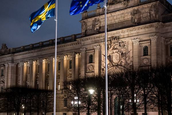 Sweden sells 10-year debt with negative yield for first time