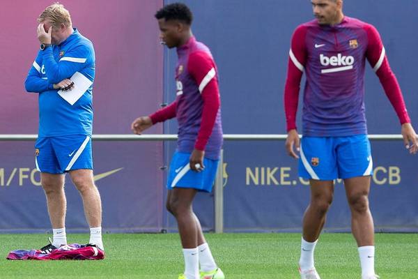 Ronald Koeman calls for patience at struggling Barcelona