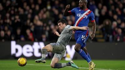 Calvert-Lewin sees red as Palace and Everton consigned to replay 