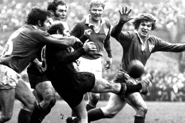 As Dublin was bombed Ireland were a kick away from beating the All Blacks