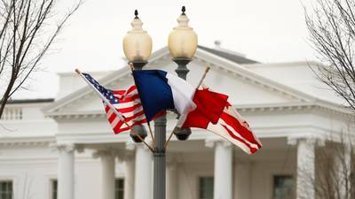 Obama rolls out red carpet for Hollande as Franco-American relations get back on track